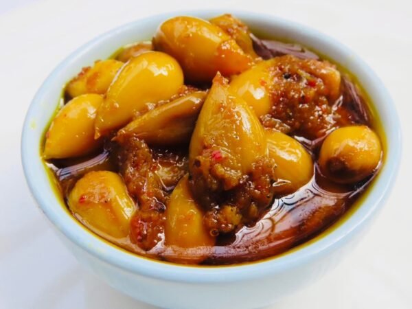 এক কোয়া রসুনের আচার